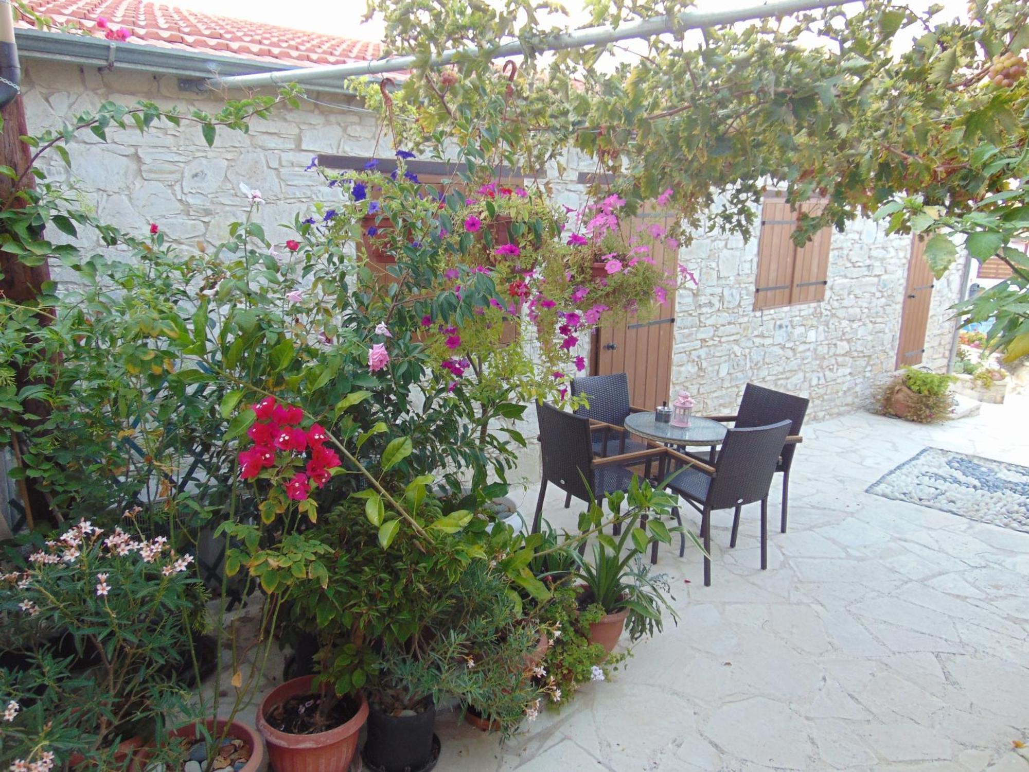 Charalambos Holiday Cottage Kalavasos Room photo